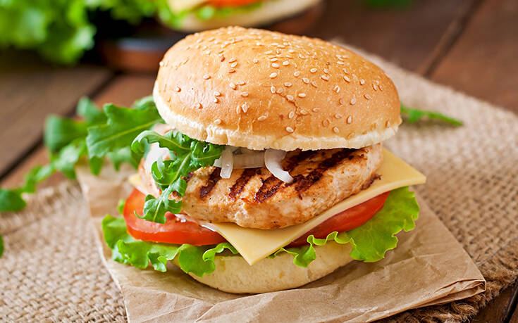 Σπιτικό burger με κοτόπουλο