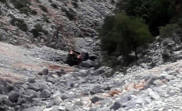 Τροχαίο δυστύχημα στο Αγρίνιο – Αγροτικό όχημα με δύο επιβαίνοντες έπεσε σε χαράδρα