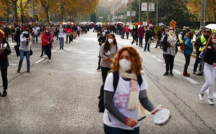 Ισπανία: Γιατροί και νοσηλευτές διαδήλωσαν κατά των περικοπών στον τομέα της Υγείας