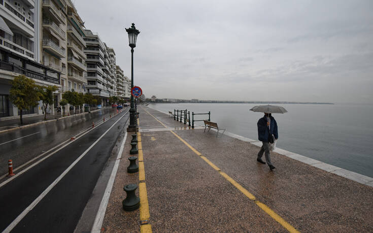 Στην κόψη του ξυραφιού η Βόρεια Ελλάδα: Ασφυκτιούν οι ΜΕΘ – Προς επίταξη 200 ιδιωτικές κλίνες Covid – Κλείνουν σύνορα, αυστηρότεροι έλεγχοι