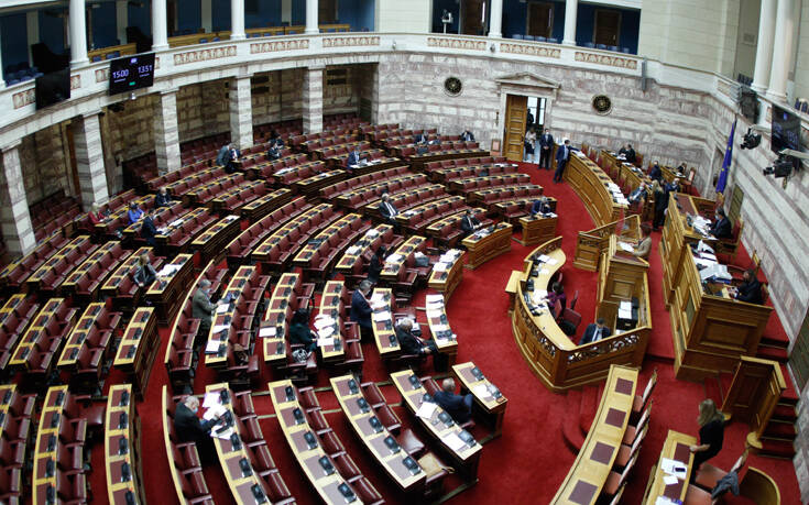 Ερώτηση ΣΥΡΙΖΑ για τις προσλήψεις: 61 βουλευτές καταγγέλλουν ευνοιοκρατία και επέλαση του κομματικού κράτους