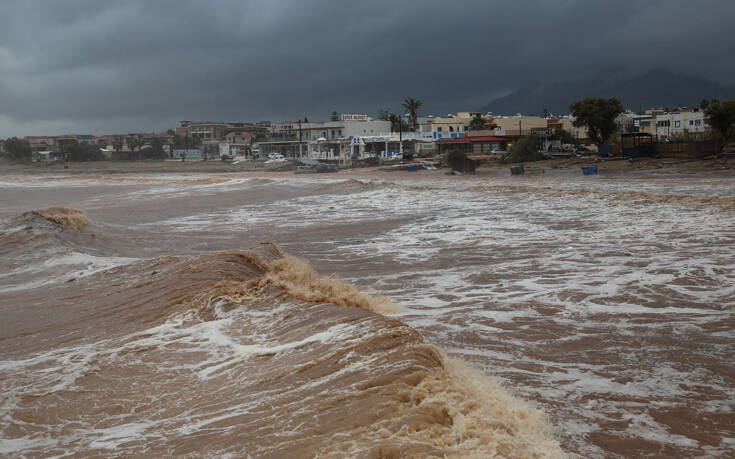 Σε επιφυλακή λόγω της κακοκαιρίας το Ηράκλειο και τα Χανιά