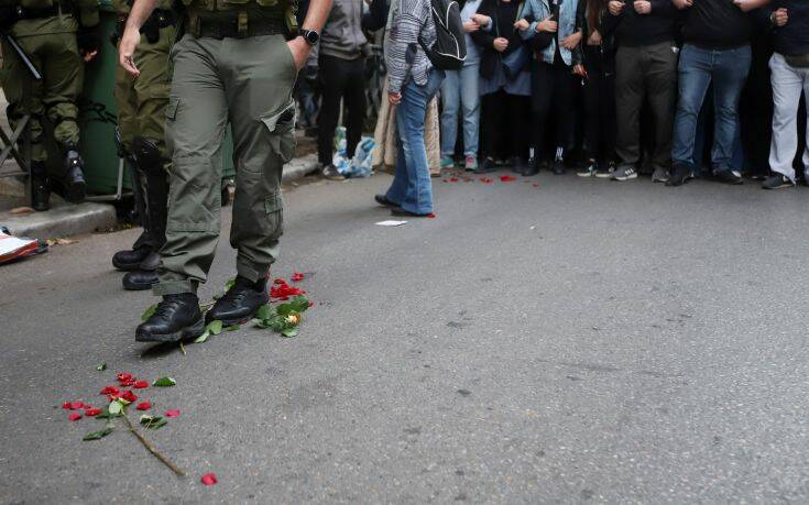 ΠΑΜΕ για Πολυτεχνείο: Χάρη στην ψυχραιμία των διαδηλωτών δεν θρηνήσαμε θύματα