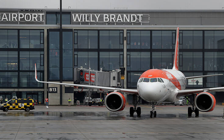 Tο νέο αεροδρόμιο του Βερολίνου κλείνει προσωρινά έναν τερματικό σταθμό και έναν αεροδιάδρομο λόγω πανδημίας
