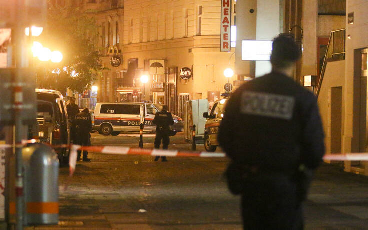 Σοκ και πένθος στη Βιέννη: Τρεις πολίτες νεκροί από την επίθεση &#8211; Σκοτώθηκε και ένας από τους δράστες