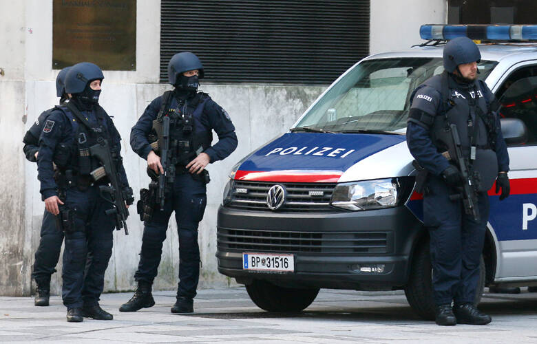 Σε τριήμερο πένθος η Αυστρία – Κουρτς: Ισλαμιστική η επίθεση, θα υπερασπιστούμε τη δημοκρατία μας