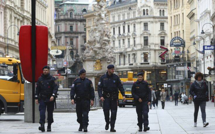 Στο εξτρεμιστικό ισλαμιστικό περιβάλλον και οι 15 συλληφθέντες για την επίθεση στη Βιέννη