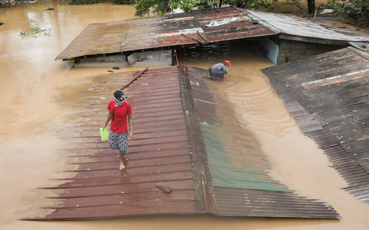 Αυξάνονται οι νεκροί από τον τυφώνα Βάμκο στις Φιλιππίνες