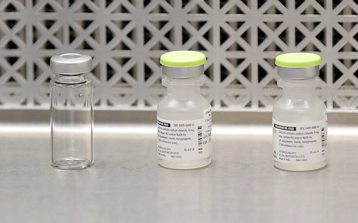 Κορονοϊός: Το επόμενο βήμα μετά τις αιτήσεις από Moderna και Pfizer – Η σημαντική διαφορά των δύο εμβολίων