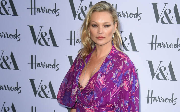 Η 46χρονη Kate Moss παραδίδει μαθήματα ομορφιάς