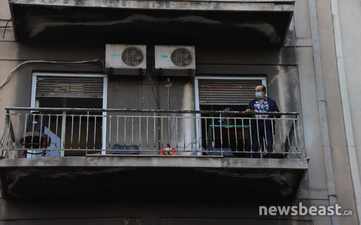 Το ηχείο σε μπαλκόνι δίπλα στο Πολυτεχνείο, η εμφάνιση του Σπύρου Μπιμπίλα και το μήνυμα για την επέτειο