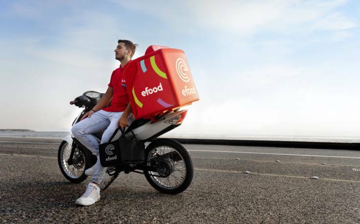 efood: Με 500 νέους διανομείς βρίσκεται δίπλα στα καταστήματα εστίασης