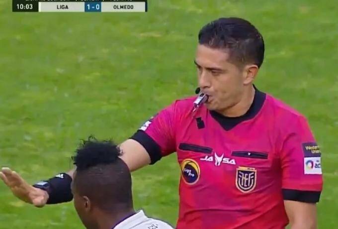 Ισημερινός: Διαιτητής σταμάτησε ματς στο 10ο λεπτό για να τιμήσει τον Μαραντόνα