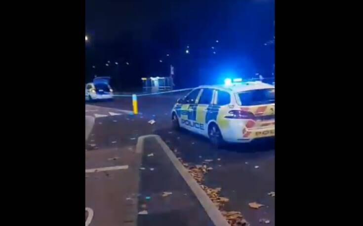 Συναγερμός στο Λονδίνο: Αυτοκίνητο έπεσε σε αστυνομικό τμήμα
