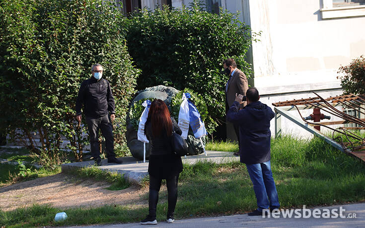 Κατάθεση στεφάνου στο Πολυτεχνείο από τη Σύγκλητο