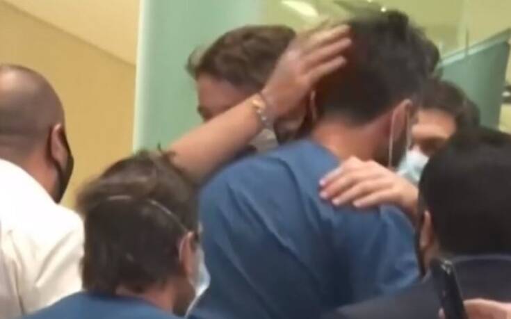Οπαδοί του Μαραντόνα ξέσπασαν σε πανηγυρισμούς και αγκάλιασαν τον γιατρό του μετά τα χαρμόσυνα νέα