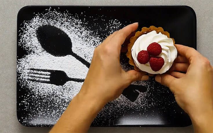 Απλά κόλπα για να κάνεις το πιάτο σου να μοιάζει σαν ενός σεφ