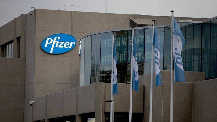 Pfizer και BioNTech ζητούν επείγουσα έγκριση του εμβολίου τους από την Ευρώπη