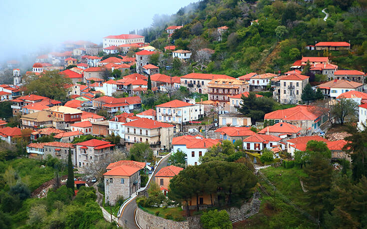 Το πέτρινο αρχοντικό χωριό της Πελοποννήσου