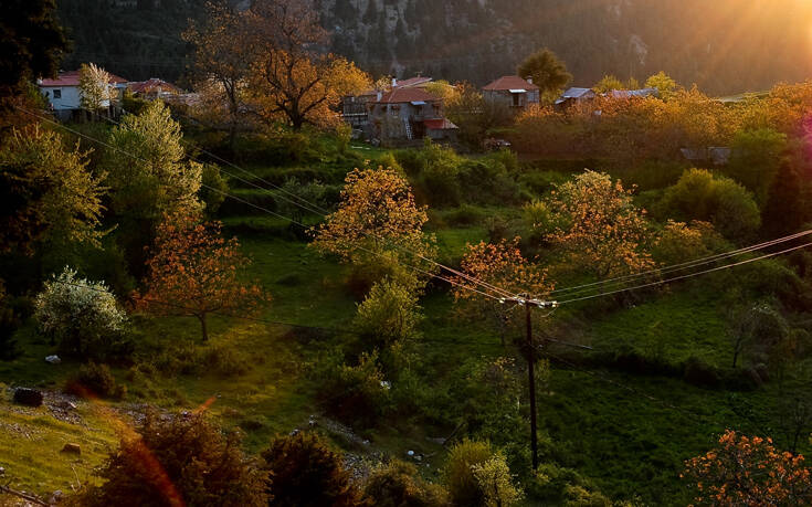 Το χωριό της Ευρυτανίας όπου ο χρόνος μοιάζει να έχει σταματήσει