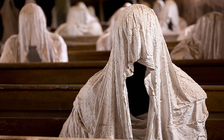 Τριάντα φαντάσματα στοιχειώνουν εγκαταλελειμμένη εκκλησία σε χωριό της Τσεχίας
