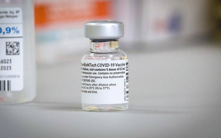 «Πόλεμος» των εμβολίων: Πρόταση να κινηθεί νομικά η ΕΕ για τις καθυστερήσεις