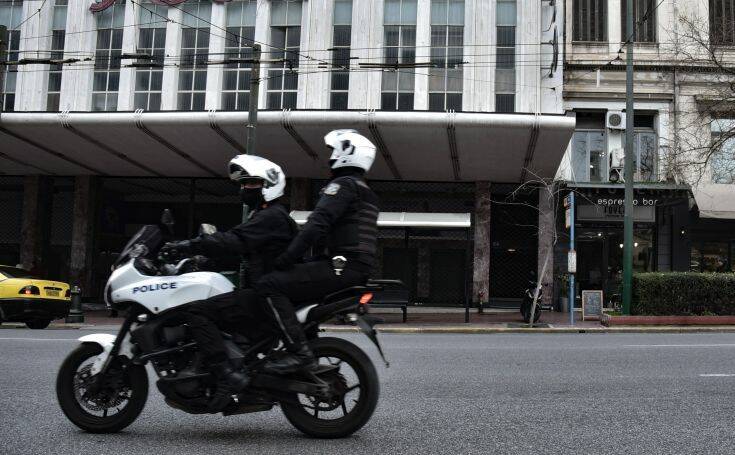 Παλαιό Φάληρο: Τραυματίστηκε αστυνομικός της ΔΙΑΣ – Κακοποιοί εμβόλισαν τη μηχανή του