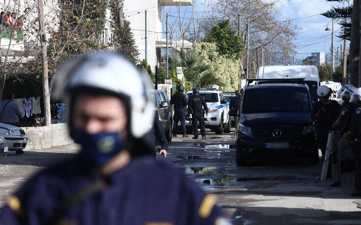 Aστυνομική επιχείρηση σε οικισμούς στο Μενίδι &#8211; Έγιναν 10 συλλήψεις