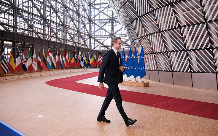 Κυβερνητικές πηγές για την απόφαση της Συνόδου Κορυφής: Η Ευρώπη κάνει ένα βήμα τη φορά