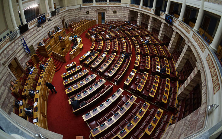 Στη βουλή αργά τη νύχτα πολυνομοσχέδιο της κυβέρνησης