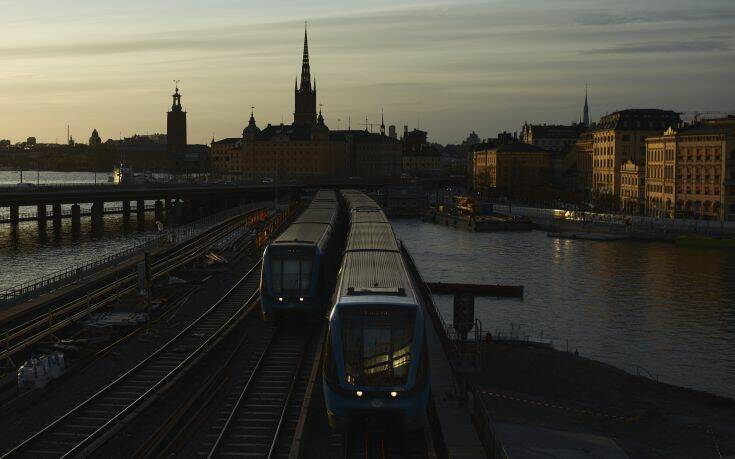 Σουηδία: Δεν θα γίνονται ταξίδια εκτός Ευρώπης μέχρι τις 15 Απριλίου