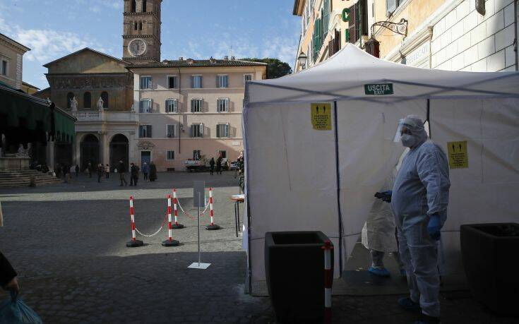 «Μαύρη» ημέρα για την Ιταλία: 993 άνθρωποι έχασαν τη ζωή τους από κορονοϊό