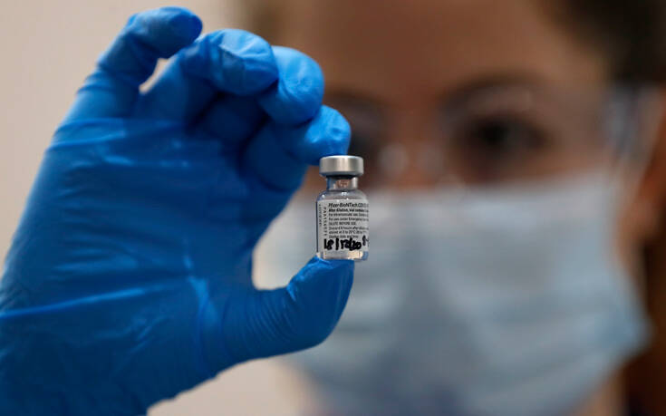 Εμβόλιο κορονοϊού: Ποιοι είναι οι πρώτοι που εμβολιάστηκαν στις χώρες της Ευρώπης