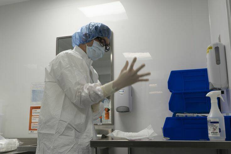 Πυρετώδεις προετοιμασίες στις ΗΠΑ μετά την έγκριση του εμβολίου κατά του κορονοϊού