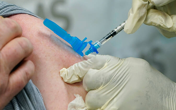Γαλλία: Η χώρα μπορεί να εμβολιάσει 2,4 εκατ. πολίτες μέχρι τα τέλη Φεβρουαρίου