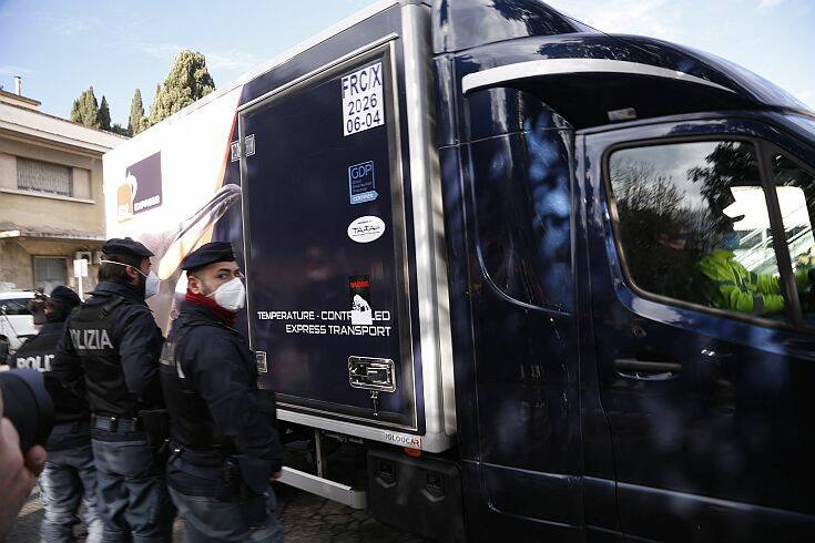 Ιταλία: Έφτασαν τα πρώτα εμβόλια, νοσοκόμα 28 ετών η πρώτη που θα εμβολιαστεί
