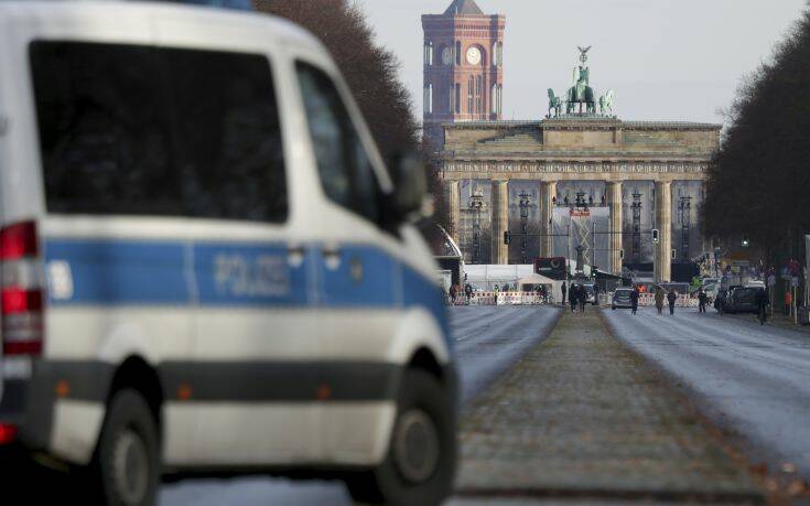 «Αστακός» το Βερολίνο για να τηρηθούν τα μέτρα κορονοϊού: 3.000 αστυνομικοί στην&#8230; πρίζα