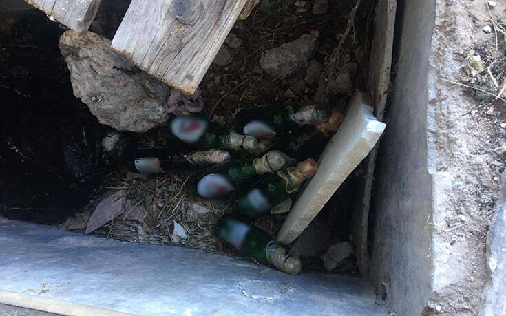 Είκοσι βόμβες μολότοφ βρέθηκαν σε εγκαταλελειμμένο κτίριο στα Εξάρχεια