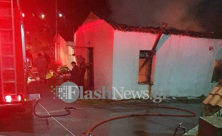 Χανιά: Μεγάλη φωτιά σε σπίτι που κάηκε ολοσχερώς