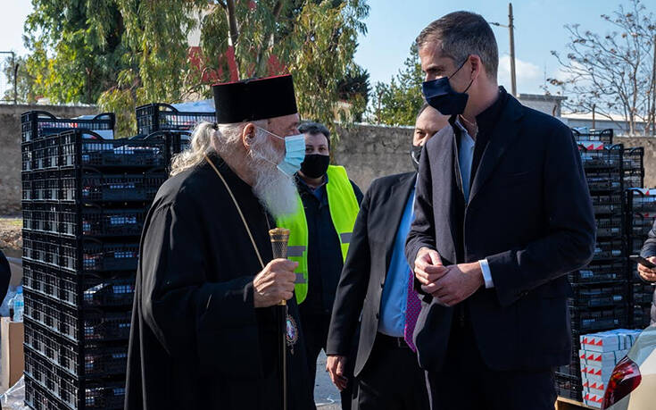 Τρόφιμα, γλυκά και παιχνίδια σε οικογένειες από τον Δήμο Αθηναίων σε συνεργασία με την Αρχιεπισκοπή και την «Αποστολή»