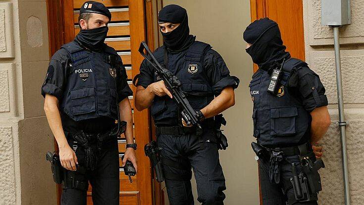 Ισπανία: Συνελήφθησαν δύο άνδρες που πουλούσαν ναρκωτικά για να χρηματοδοτήσουν φυλετικό πόλεμο