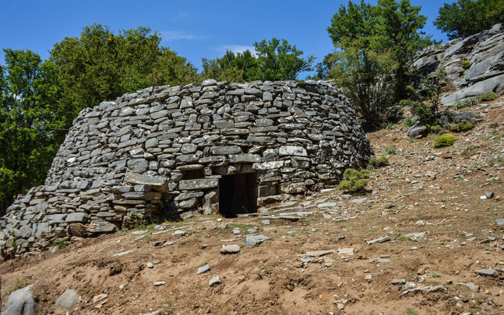 Το εντυπωσιακό οικοδόμημα στην Κρήτη με την ιδιαίτερη αρχιτεκτονική