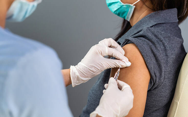 Ούρσουλα φον ντερ Λάιεν: Οι πρώτοι Ευρωπαίοι πιθανόν να εμβολιαστούν πριν από το τέλος του 2020