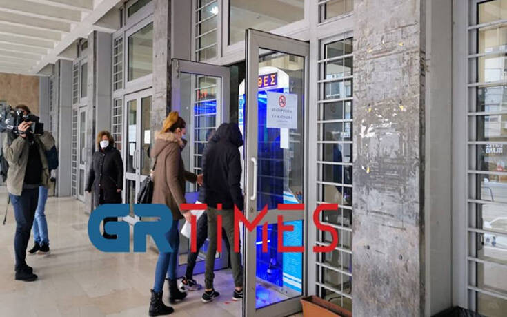 Ελεύθεροι οι επτά ανήλικοι που κατηγορούνταν για σεξουαλική κακοποίηση 14χρονης στη Θεσσαλονίκη