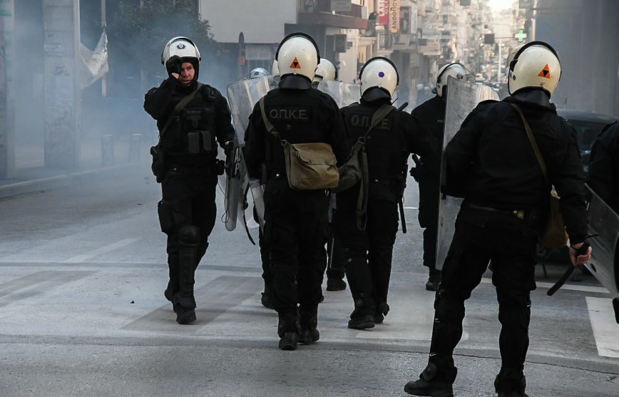 Τρεις συλλήψεις για τα επεισόδια στο κέντρο της Πάτρας