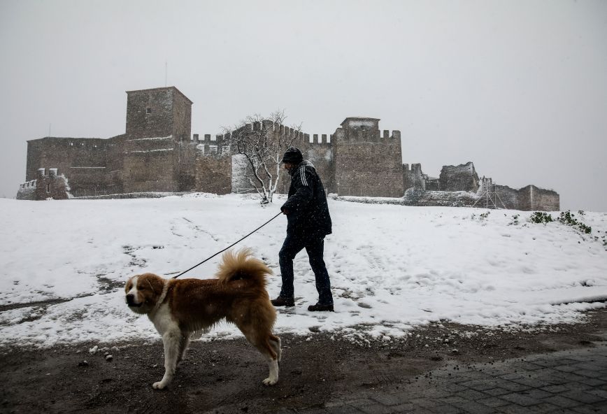 Καιρός: Ασθενής χιονόπτωση στα περίχωρα της Θεσσαλονίκης