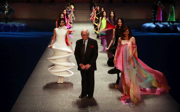 Pierre Cardin: Σχεδίασε το φέρετρο που ενταφιάστηκε