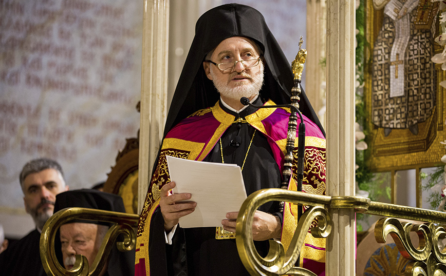 Ο Αρχιεπίσκοπος Ελπιδοφόρος προσευχήθηκε για την υγεία Μπάιντεν και Χάρις