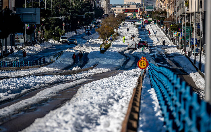 Στα λευκά η Ισπανία: Ρεκόρ χαμηλών θερμοκρασιών μετά τη χιονοθύελλα