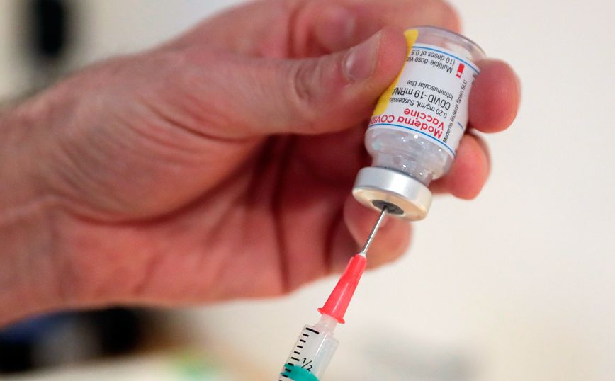 Μόσιαλος: 89% αποτελεσματικό το εμβόλιο της Novarax και ενάντια στις μεταλλάξεις